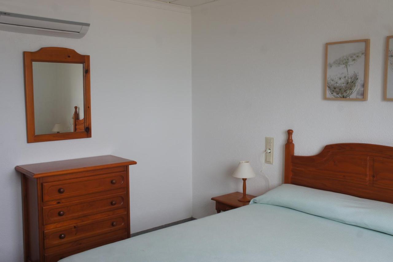 Apartamento dos dormitorios, primera línea y aire acondicionado Peníscola Exterior foto