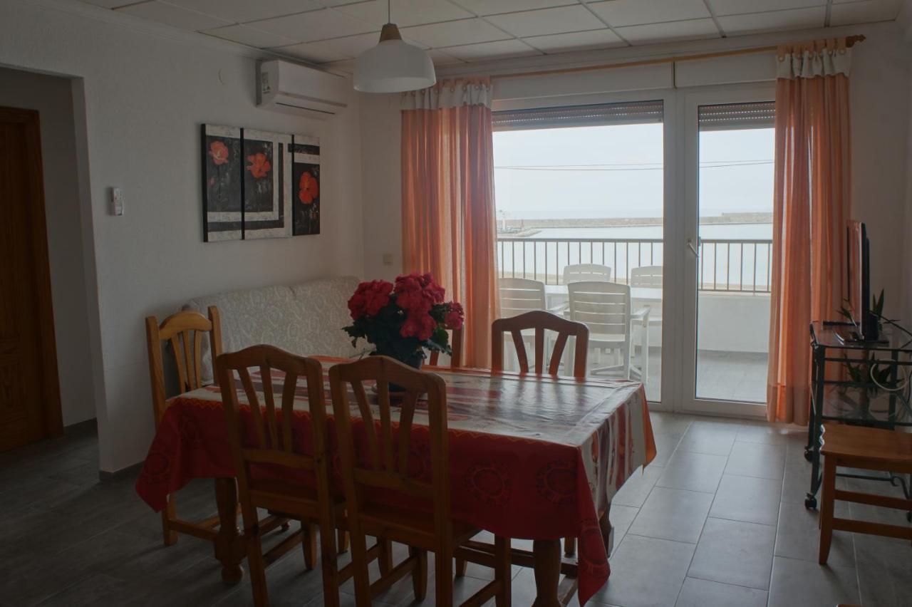 Apartamento dos dormitorios, primera línea y aire acondicionado Peníscola Exterior foto