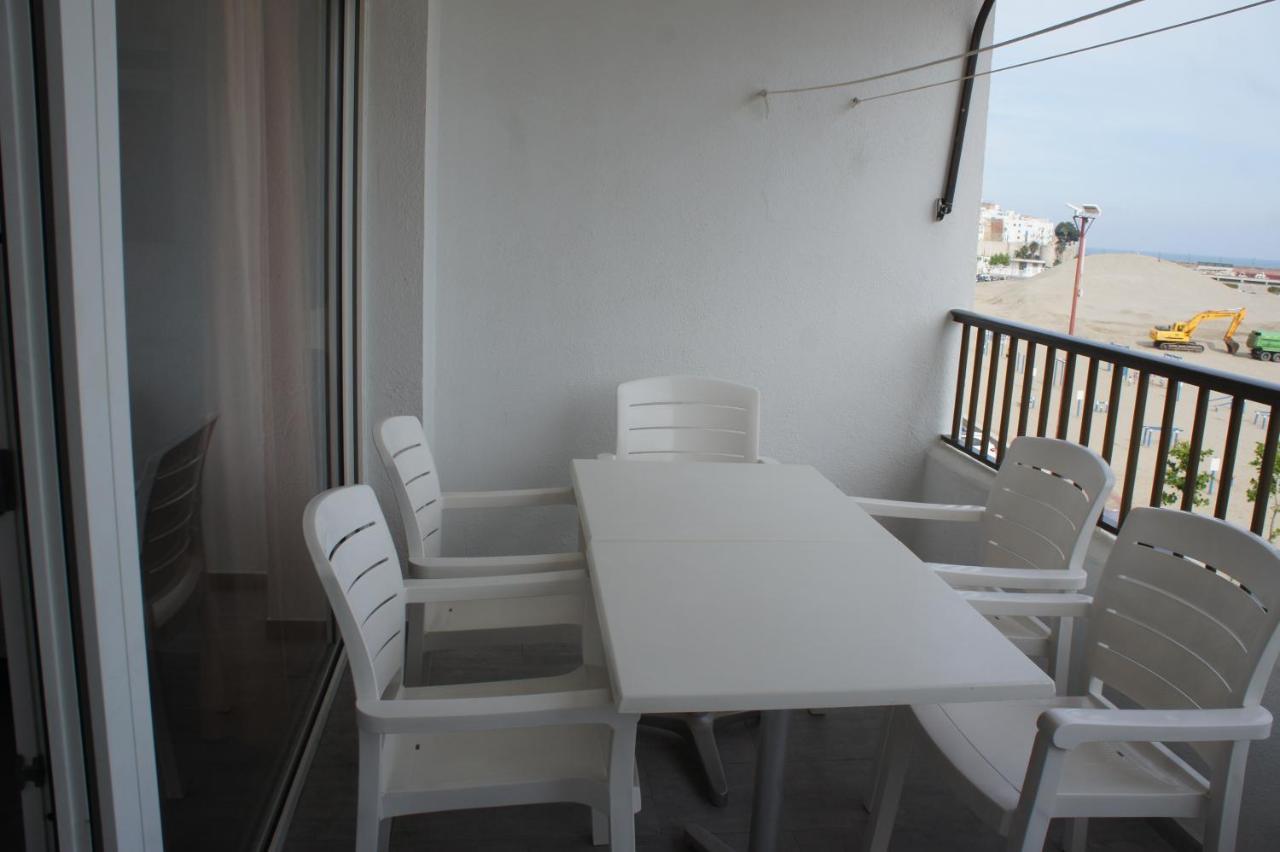 Apartamento dos dormitorios, primera línea y aire acondicionado Peníscola Exterior foto